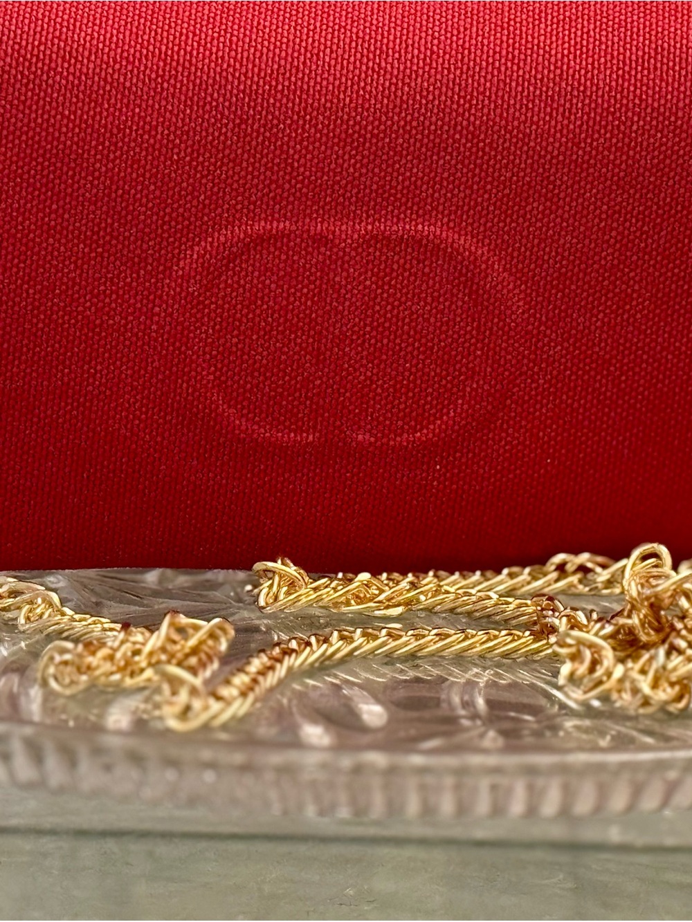 DIOR Beautiful Red Cosmetic Bag with stunning Gold Chain Attached Crossbody - Picture 7 of 16